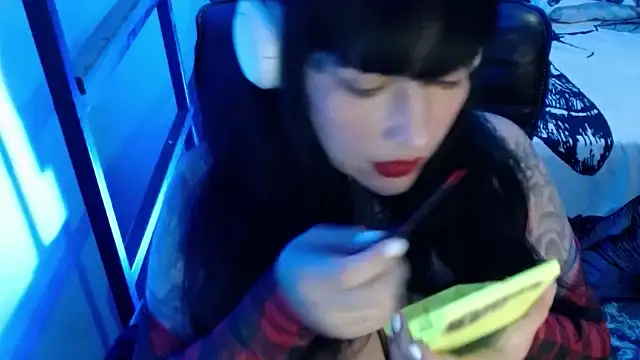 VampGirl1 online show from 02/04/25, 12:08