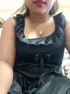 Snapshot of ANGE-MOU chatting on 05/18/26, 04:18 ANGE-MOU online show from 05/18/26, 04:18