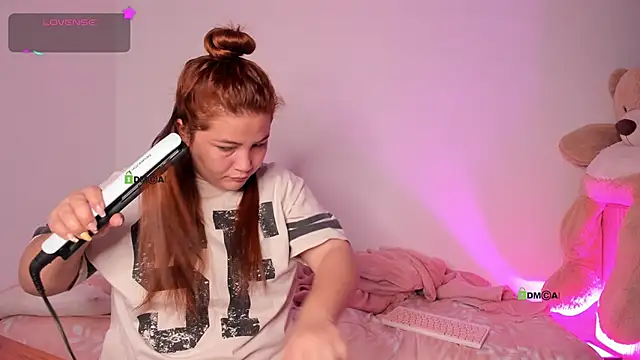 EmilyBarragan online show from 10/03/25, 03:20