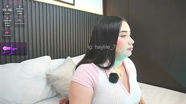 Snapshot of haylie_ chatting on 06/14/26, 06:26 haylie online show from 06/14/26, 06:26