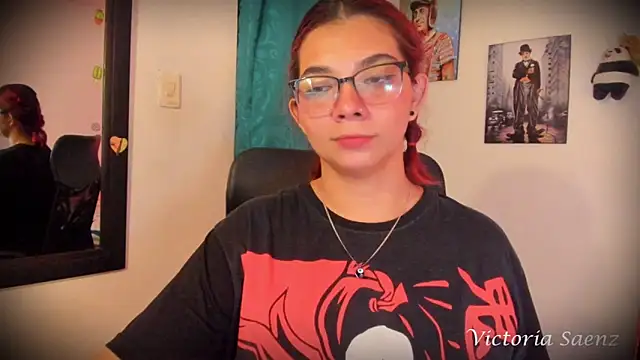 Snapshot of victoriaasaenz_ chatting on 03/03/25, 12:37 victoriaasaenz  online show from 03/03/25, 12:37