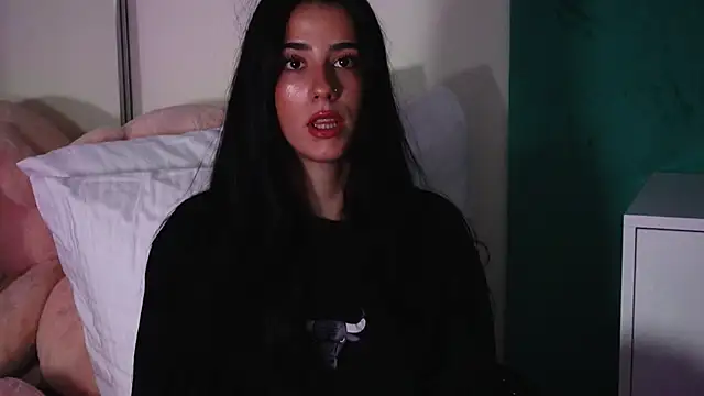 Snapshot of AmeliaJune chatting on 06/12/26, 07:46 AmeliaJune online show from 06/12/26, 07:46
