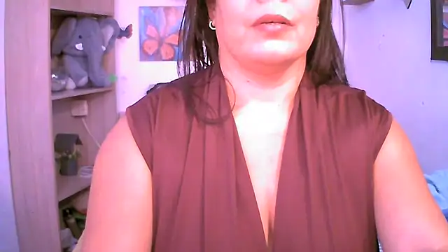 Snapshot of ChiaraFioree chatting on 04/29/26, 08:04 ChiaraFioree online show from 04/29/26, 08:04