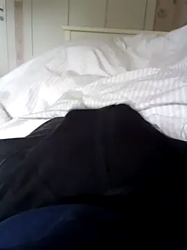 Snapshot of sergigomez chatting on 03/21/25, 02:40 sergigomez online show from 03/21/25, 02:40