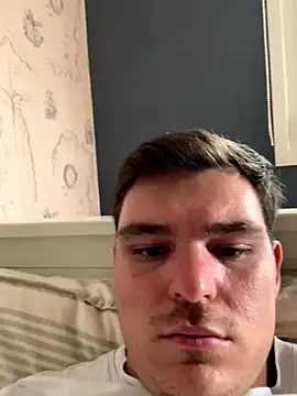 Snapshot of sergigomez chatting on 09/19/25, 04:18 sergigomez online show from 09/19/25, 04:18