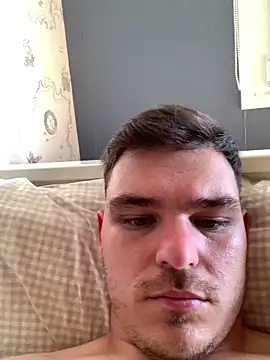 Snapshot of sergigomez chatting on 10/15/25, 02:28 sergigomez online show from 10/15/25, 02:28