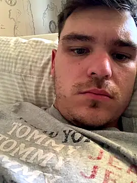 Snapshot of sergigomez chatting on 10/17/25, 02:08 sergigomez online show from 10/17/25, 02:08