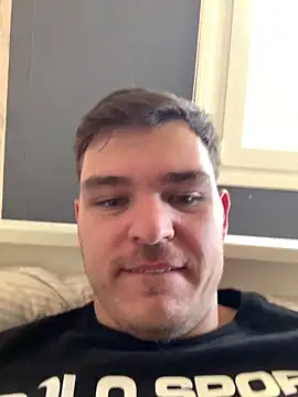 Snapshot of sergigomez chatting on 10/26/25, 11:16 sergigomez online show from 10/26/25, 11:16