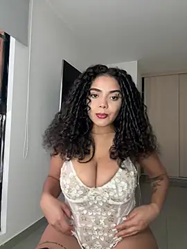 Mariecurl online show from 04/05/26, 07:44