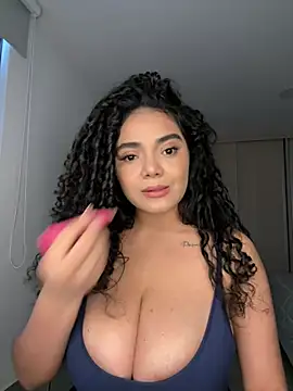 Snapshot of Mariecurl chatting on 07/19/26, 10:57 Mariecurl online show from 07/19/26, 10:57