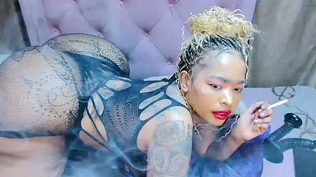 Snapshot of AFRICANGODDESSXXX chatting on 10/22/25, 11:48 AFRICANGODDESSXXX online show from 10/22/25, 11:48