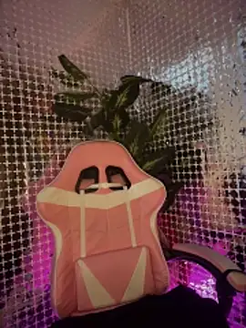 Snapshot of Insane_Issa chatting on 01/07/25, 10:19 Insane Issa online show from 01/07/25, 10:19