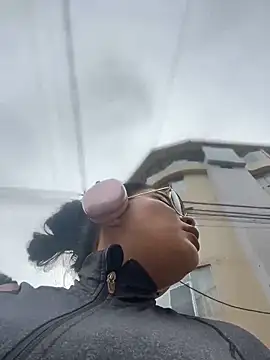 Snapshot of Insane_Issa chatting on 01/21/25, 01:22 Insane Issa online show from 01/21/25, 01:22