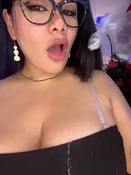 Snapshot of Insane_Issa chatting on 01/21/25, 08:21 Insane Issa online show from 01/21/25, 08:21