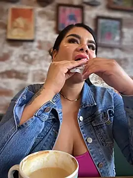 Snapshot of Insane_Issa chatting on 03/14/25, 10:38 Insane Issa online show from 03/14/25, 10:38