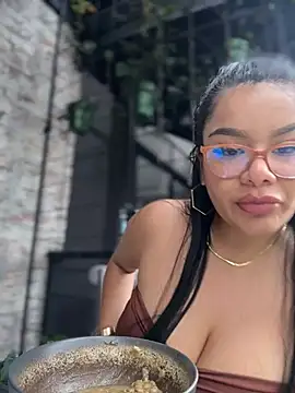 Insane Issa online show from 02/08/26, 07:06