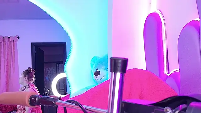 NathaxaLeans online show from 04/18/26, 11:47