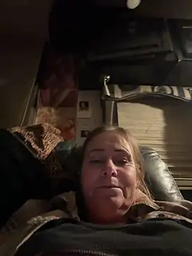 SummerBlueMoon online show from 02/08/26, 02:15