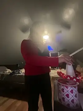 SummerBlueMoon online show from 02/09/26, 04:16