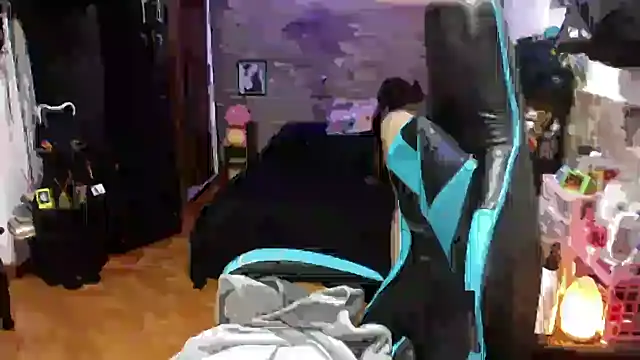 AngelaQueen  online show from 04/05/26, 04:37