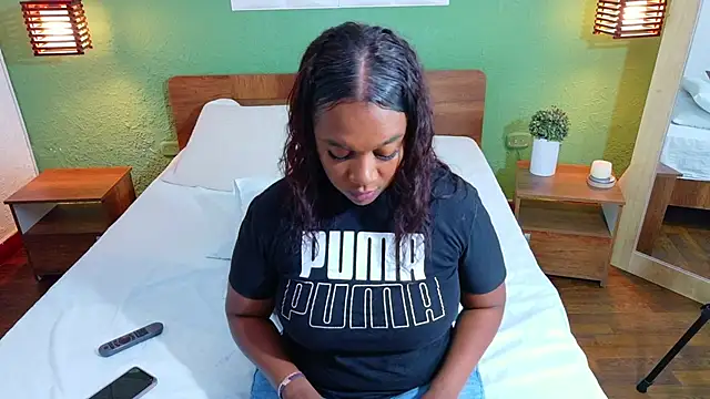 dannaahbrown online show from 10/17/25, 07:49