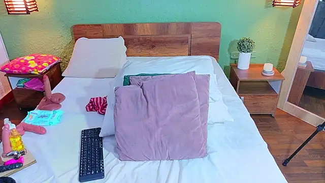 dannaahbrown online show from 04/19/26, 01:21