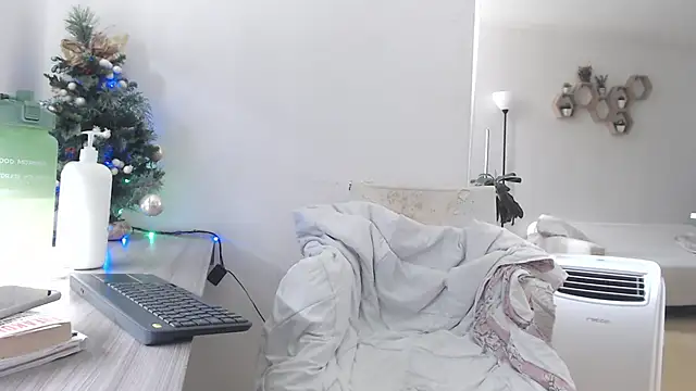 MIYESSI online show from 01/15/26, 05:27