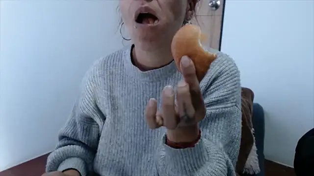 Snapshot of KaiicyQuuen chatting on 03/13/25, 11:30 KaiicyQuuen online show from 03/13/25, 11:30