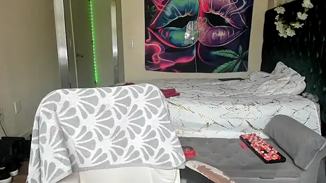 YasmineMinaj online show from 04/04/26, 04:59