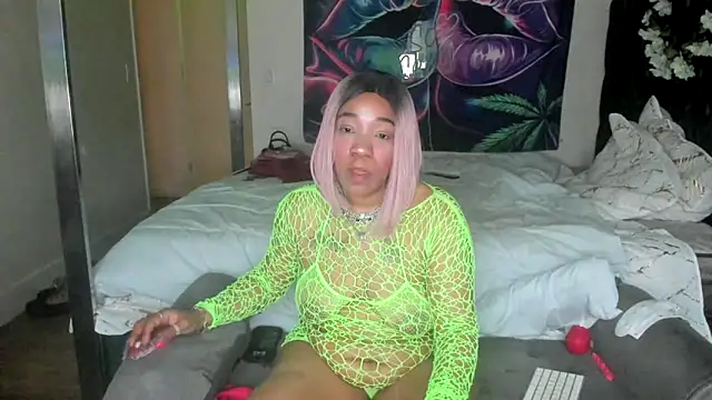 YasmineMinaj online show from 04/15/26, 10:43