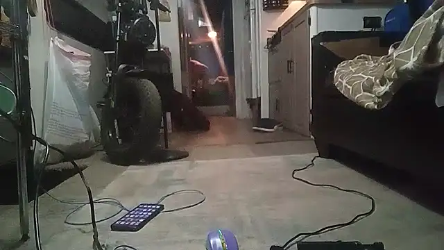 Snapshot of JunkieLiLMethWhore chatting on 02/23/26, 06:33 JunkieLiLMethWhore online show from 02/23/26, 06:33