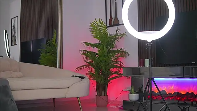 Abbela White online show from 07/04/26, 05:35
