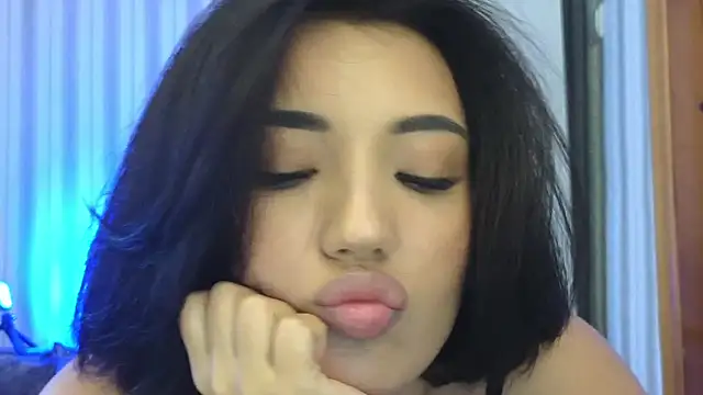 Snapshot of lily__foster chatting on 09/12/25, 10:15 lily  foster online show from 09/12/25, 10:15