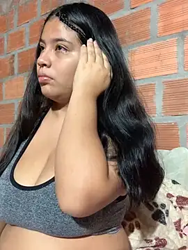 Snapshot of moncerrat_luna chatting on 12/18/24, 12:07 moncerrat luna online show from 12/18/24, 12:07