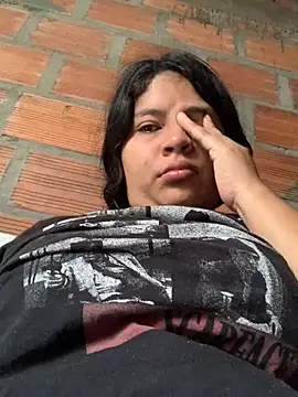 Snapshot of moncerrat_luna chatting on 02/15/25, 01:16 moncerrat luna online show from 02/15/25, 01:16