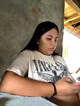 Snapshot of moncerrat_luna chatting on 09/25/25, 08:34 moncerrat luna online show from 09/25/25, 08:34