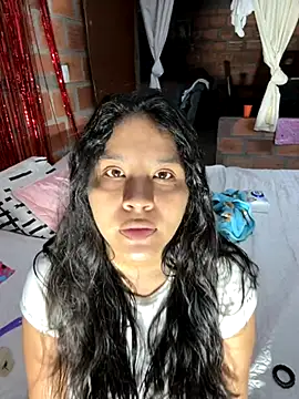 moncerrat luna online show from 11/25/25, 10:10