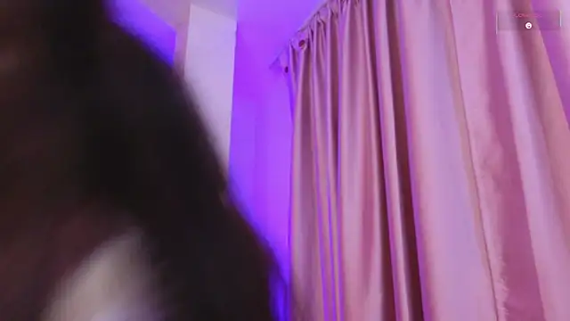 Snapshot of Emiily_Scott1 chatting on 06/11/26, 02:53 Emiily Scott1 online show from 06/11/26, 02:53