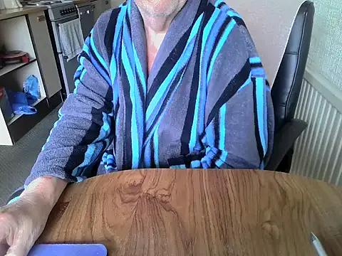 daddyflash online show from 06/12/26, 08:24