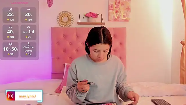 Snapshot of aliice_walker_ chatting on 12/02/24, 12:40 aliice walker  online show from 12/02/24, 12:40