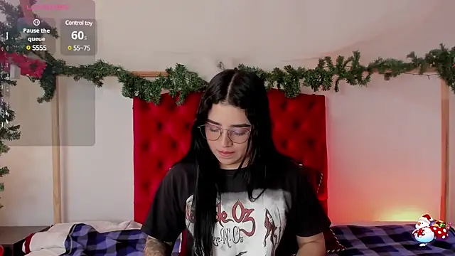 Snapshot of aliice_walker_ chatting on 12/09/24, 03:33 aliice walker  online show from 12/09/24, 03:33