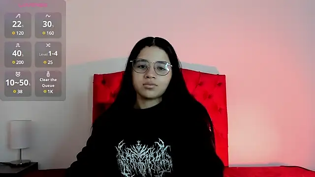 Snapshot of aliice_walker_ chatting on 12/19/24, 12:23 aliice walker  online show from 12/19/24, 12:23