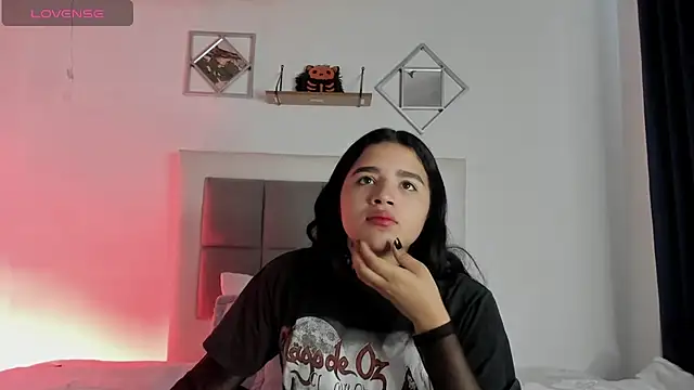 Snapshot of aliice_walker_ chatting on 01/10/25, 12:36 aliice walker  online show from 01/10/25, 12:36