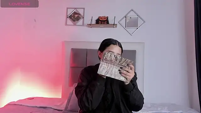 Snapshot of aliice_walker_ chatting on 01/11/25, 12:40 aliice walker  online show from 01/11/25, 12:40