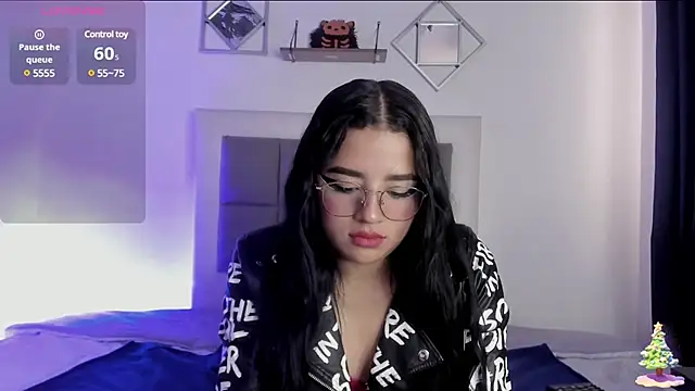 Snapshot of aliice_walker_ chatting on 01/13/25, 04:19 aliice walker  online show from 01/13/25, 04:19