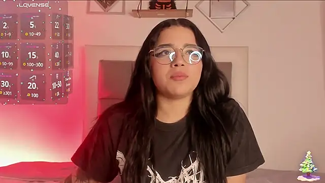 Snapshot of aliice_walker_ chatting on 01/15/25, 07:01 aliice walker  online show from 01/15/25, 07:01