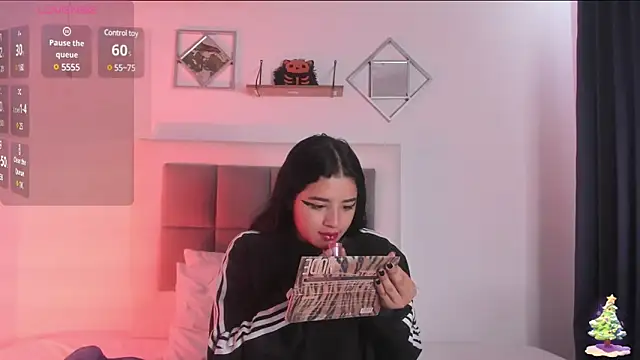 Snapshot of aliice_walker_ chatting on 01/22/25, 12:49 aliice walker  online show from 01/22/25, 12:49