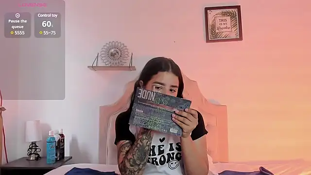 Snapshot of aliice_walker_ chatting on 01/27/25, 02:46 aliice walker  online show from 01/27/25, 02:46