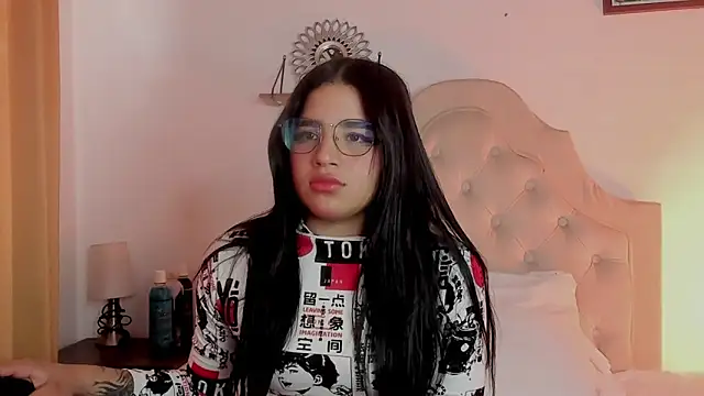 Snapshot of aliice_walker_ chatting on 01/28/25, 04:30 aliice walker  online show from 01/28/25, 04:30