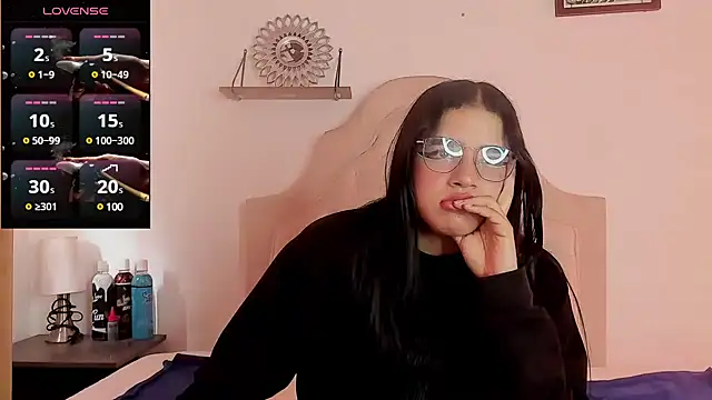 Snapshot of aliice_walker_ chatting on 02/01/25, 04:33 aliice walker  online show from 02/01/25, 04:33